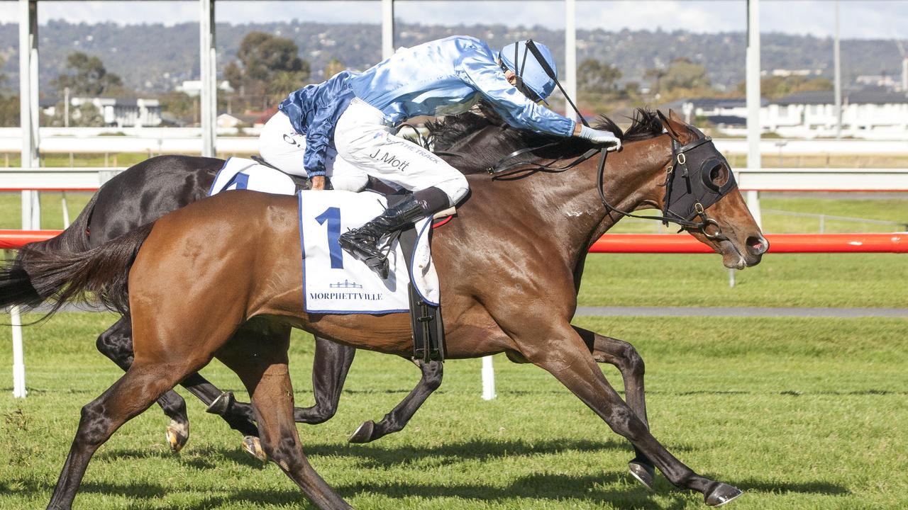 Let'sbefrankbaby (nearest camera), got up to win. (racing.com).